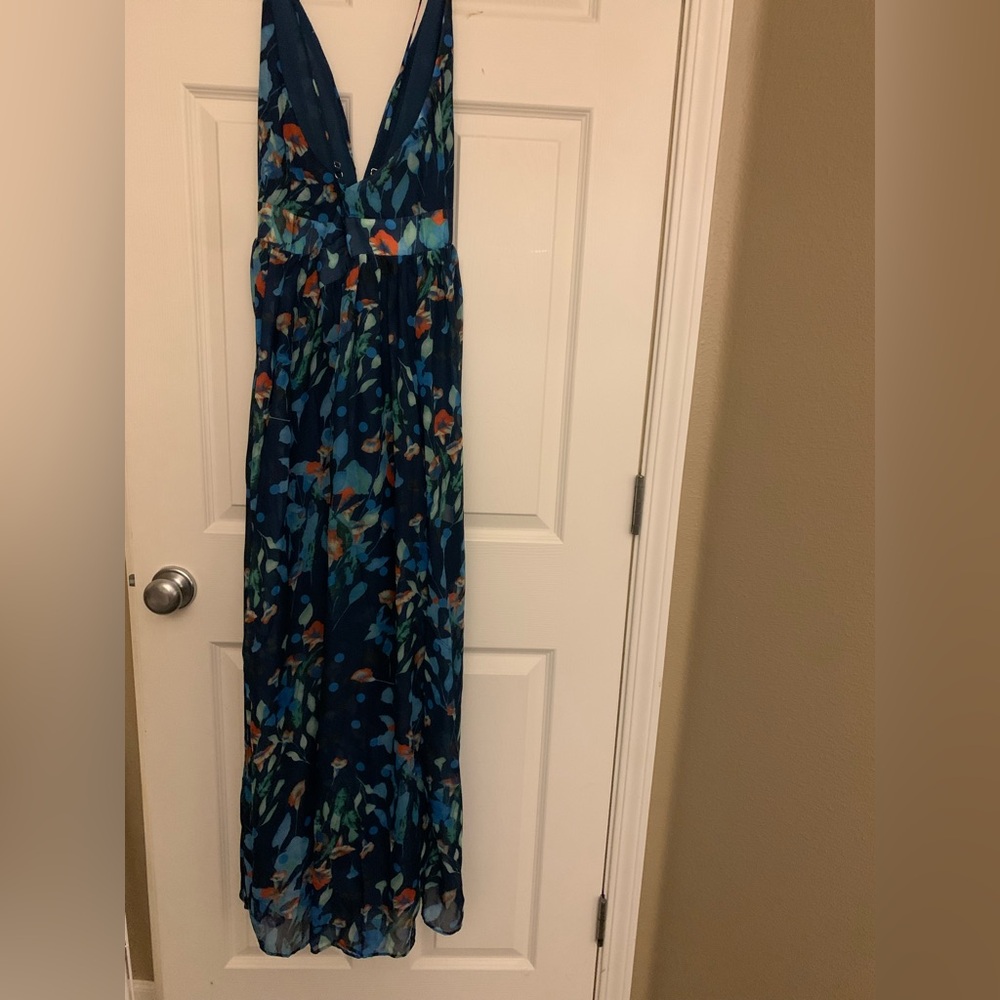 NWOT. Beautiful open back maxi dress. - Picture 3 of 6